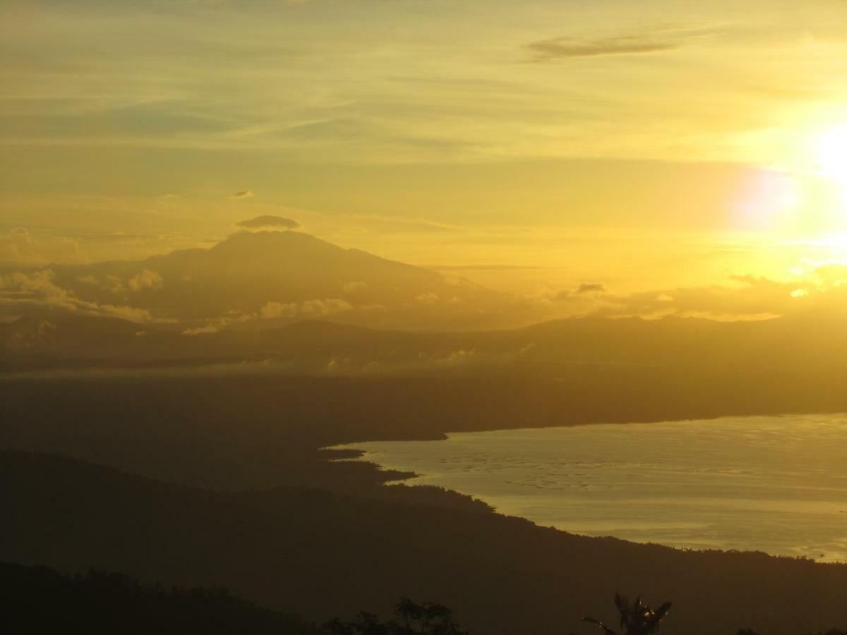 A Breath Taking View Of Taal Lake & Volcano Тагайтай Экстерьер фото